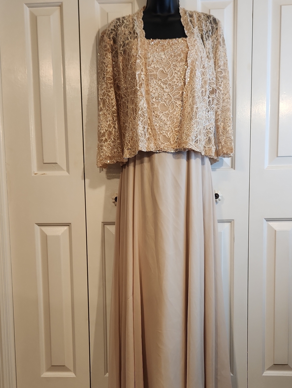 Cream Sequin Lace Evening Gown - Womens Size: 8 - Brand: Karen Miller